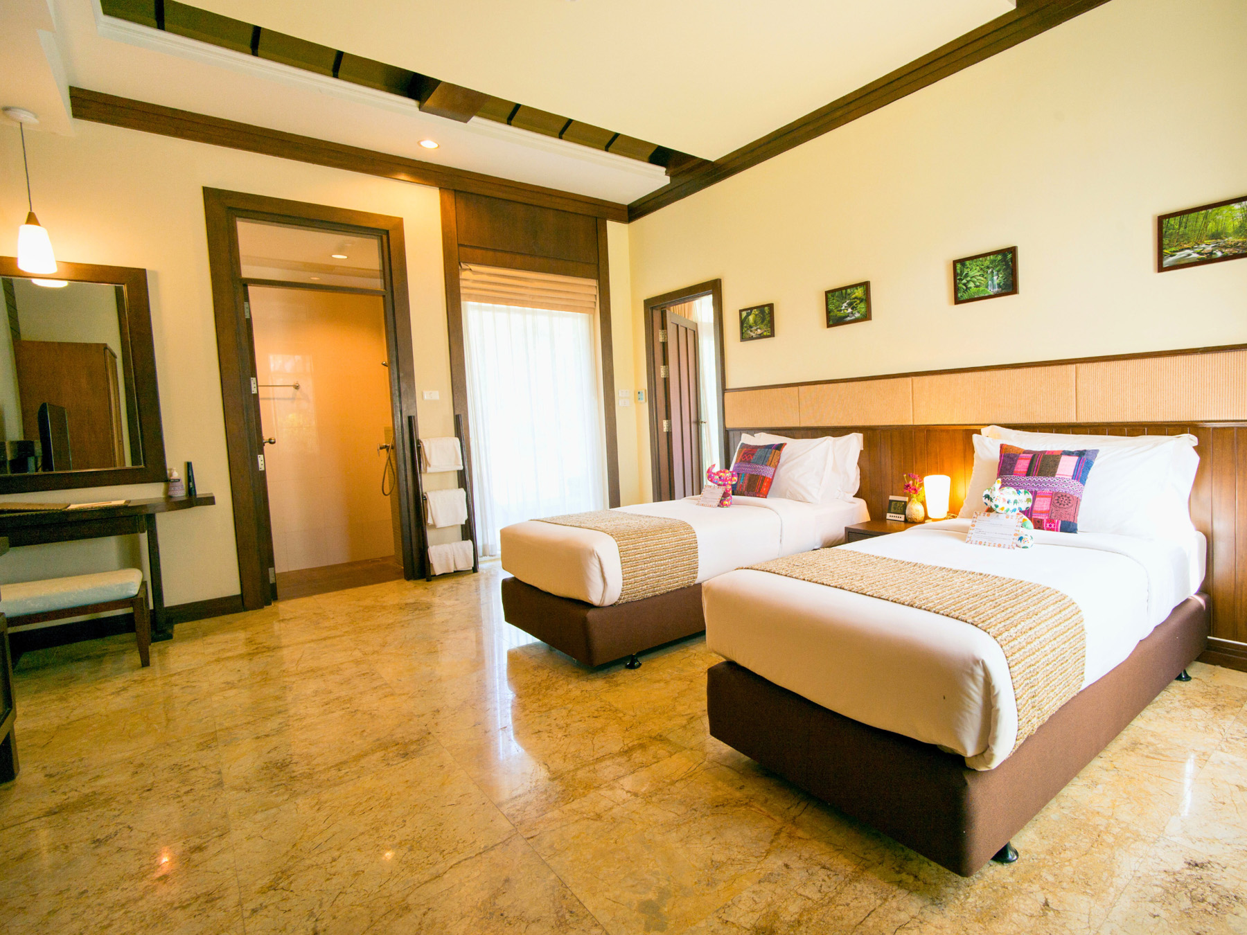 Family Pool Access Suite Villa